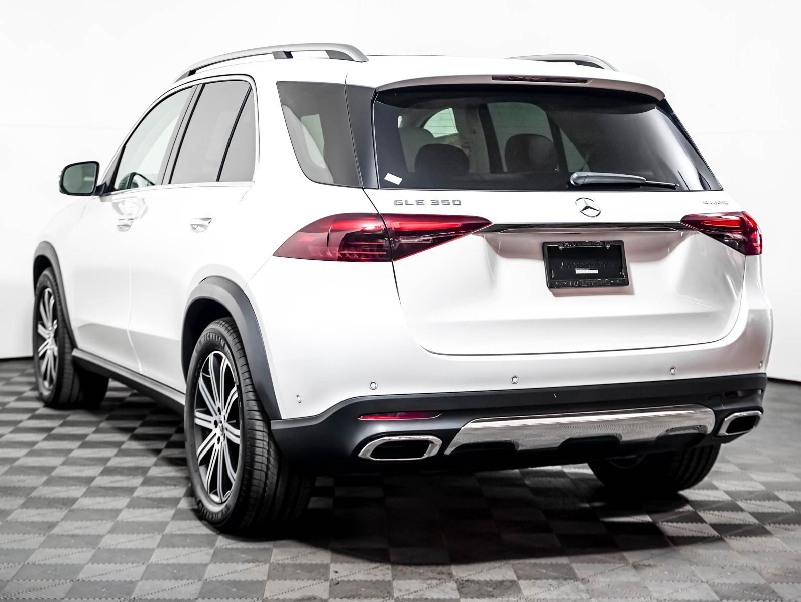 New 2026 Polar White Mercedes-Benz GLE 350 image 2