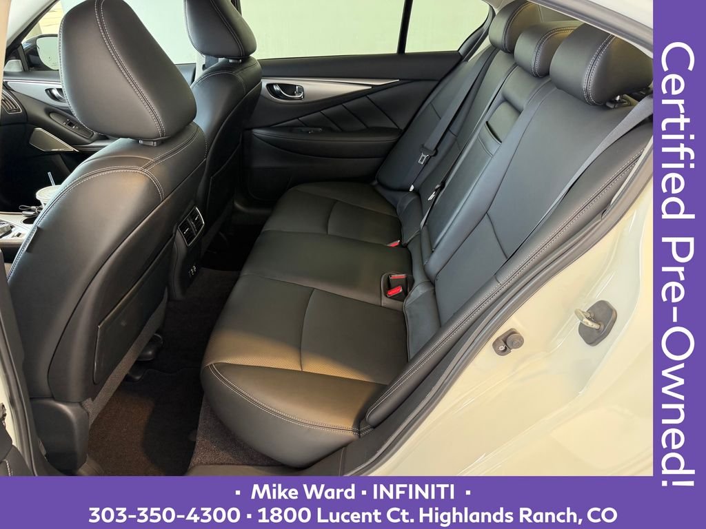 Used 2023 White INFINITI LUXE image 7