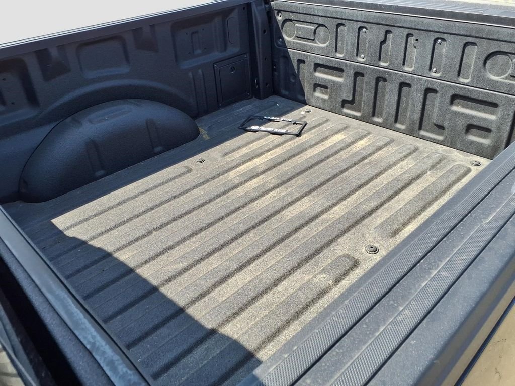 Used 2025 Black Metallic Ford Lariat image 25