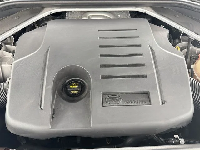 Certified Used 2024 Gray Land Rover SE image 32