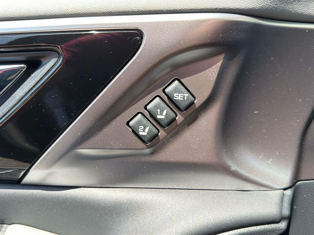 Used 2025 Magnetite Gray Metallic Subaru Limited image 19
