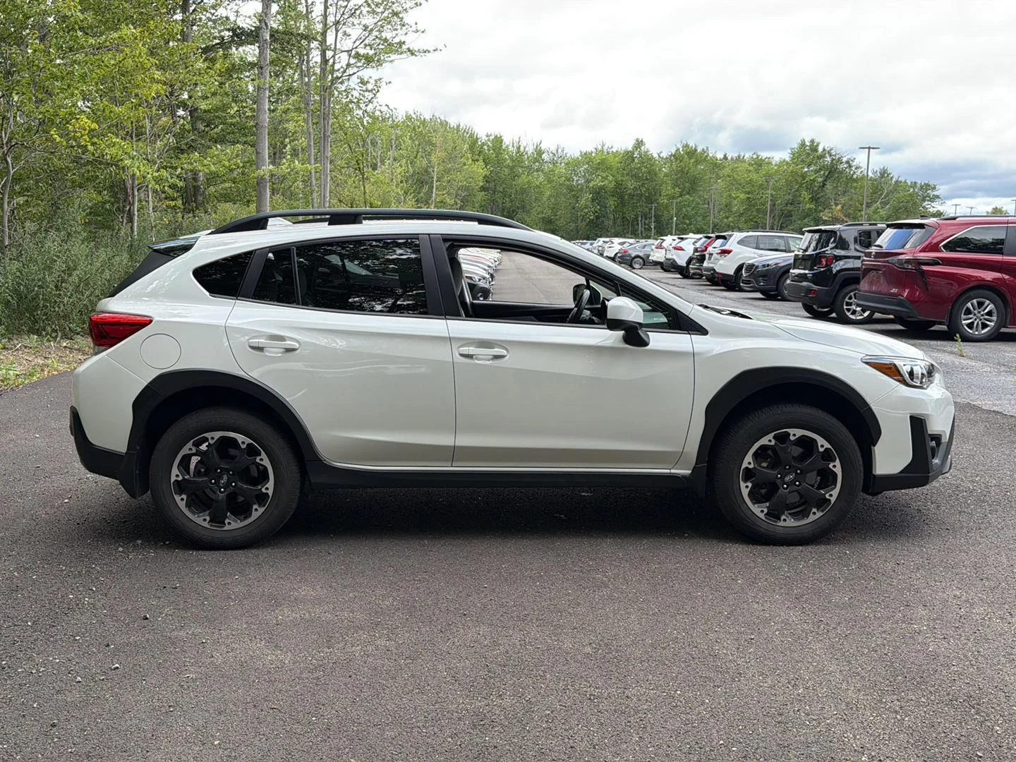 Used 2021 Crystal White Pearl Subaru Premium image 7