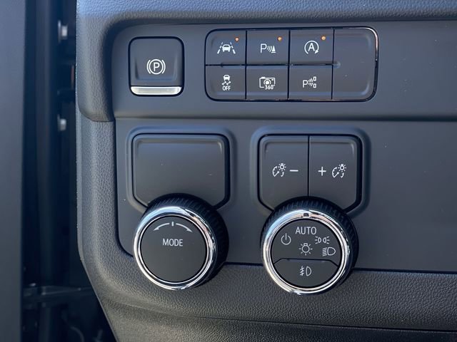 2026 Chevrolet Suburban Premier - Photo 27