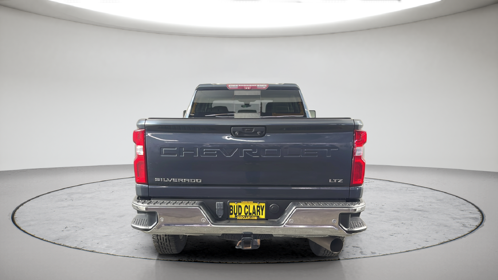 Used 2020 Shadow Gray Metallic Chevrolet LTZ image 9