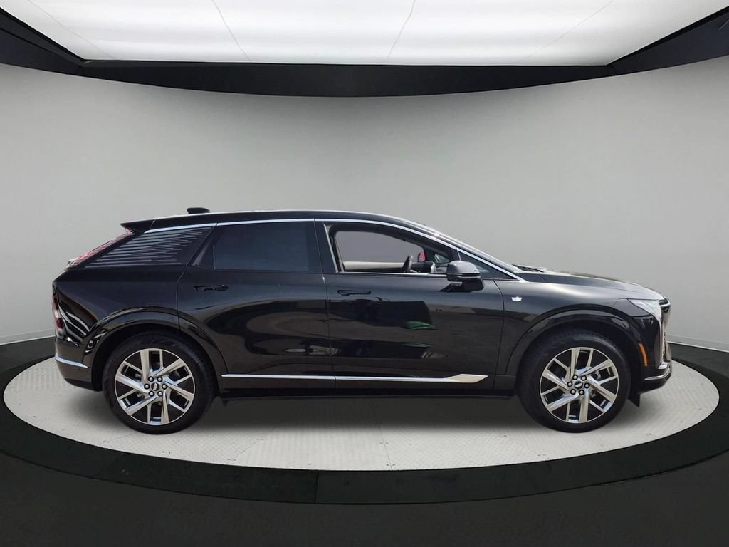 2027 Cadillac OPTIQ Luxury - Photo 6