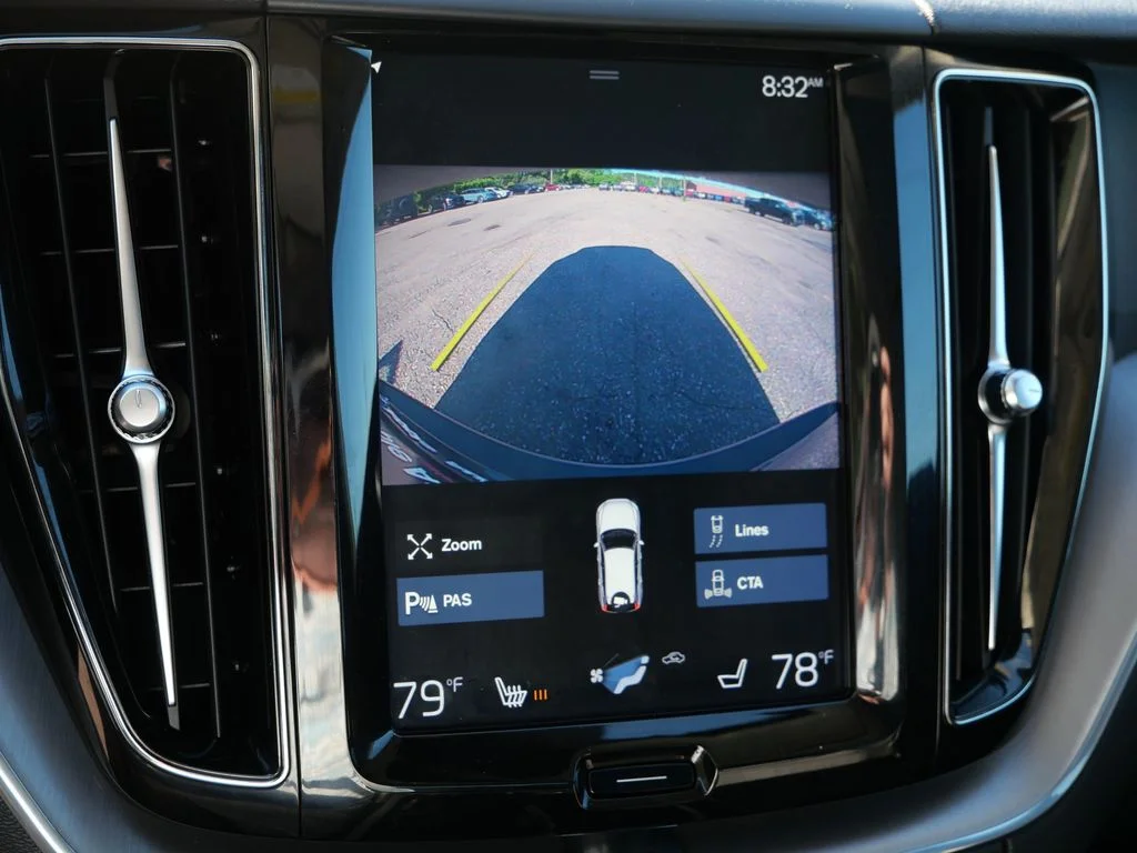 Used 2020 Blue Volvo T5 Momentum image 25
