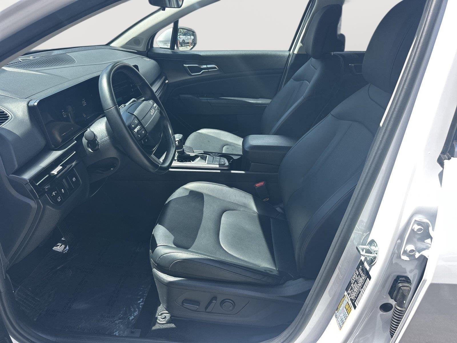 Used 2026 Glacial White Pearl Kia EX image 7