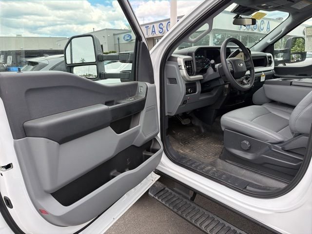 New 2026 Oxford White Ford F-350® XL image 7