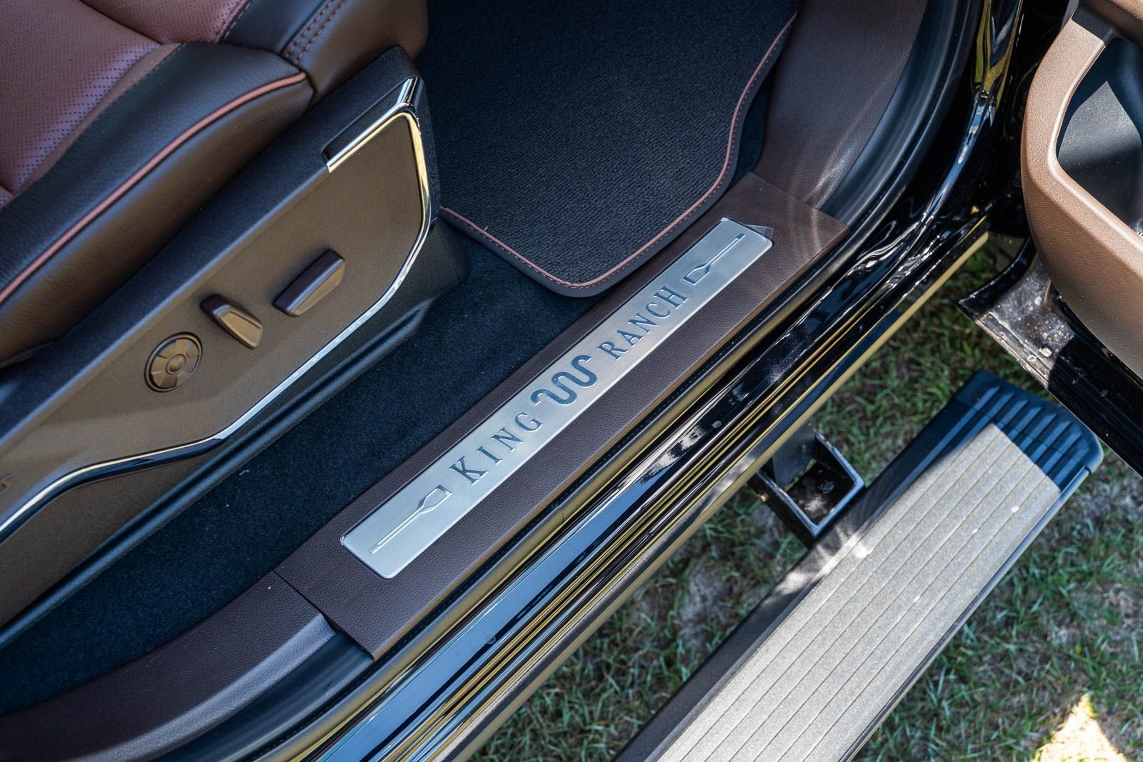 New 2026 Agate Black Metallic Ford F-350® King Ranch® image 21