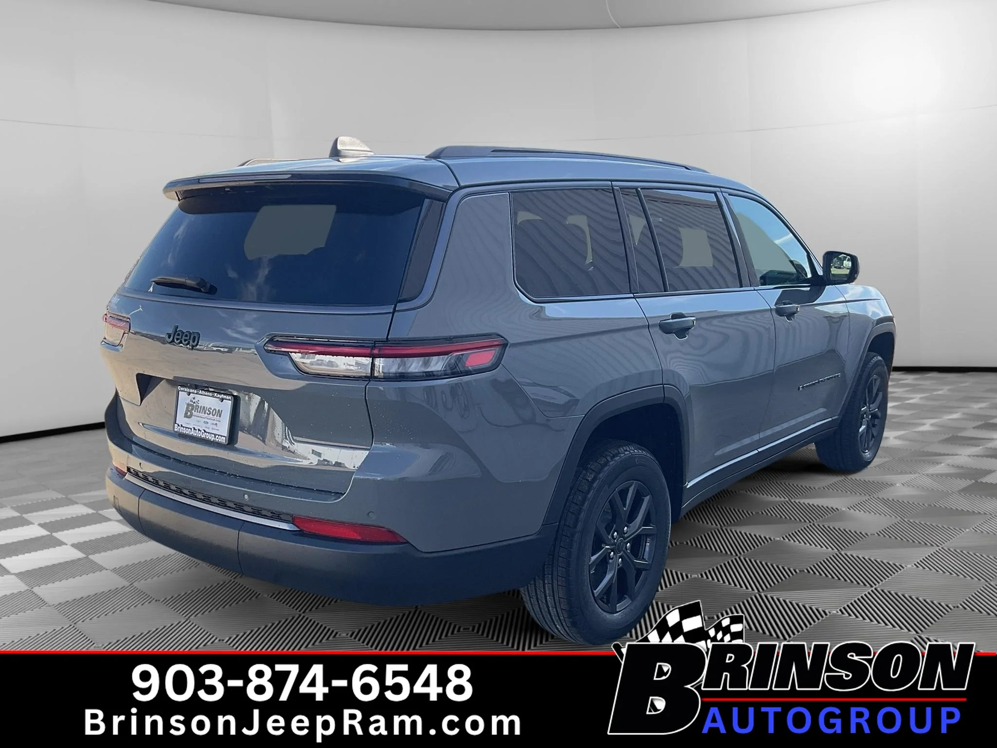 New 2027 Sting-Gray Clearcoat Jeep Laredo Altitude image 5