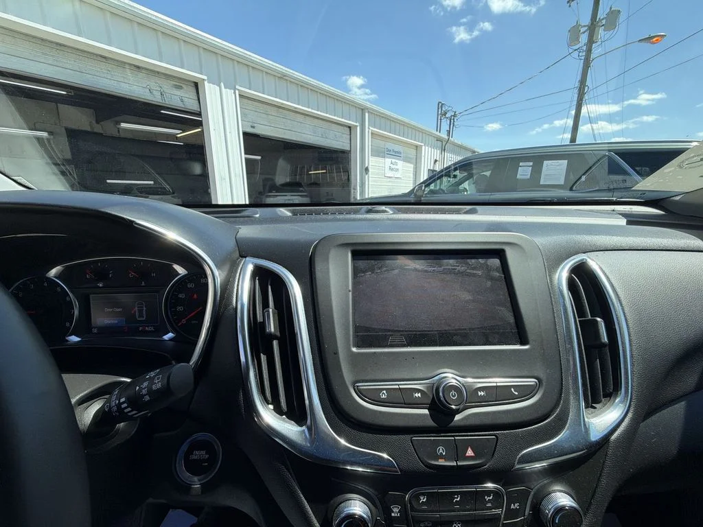 Used 2023 Gray Chevrolet LT image 17