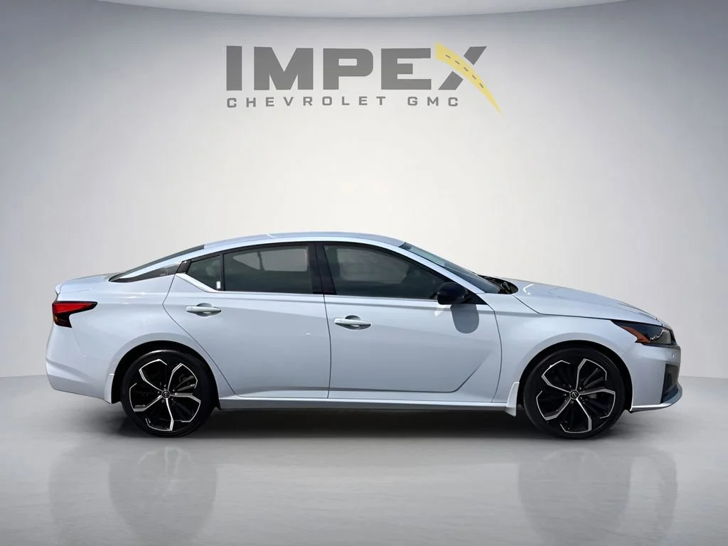Used 2023 Gray Nissan 2.5 SR image 6
