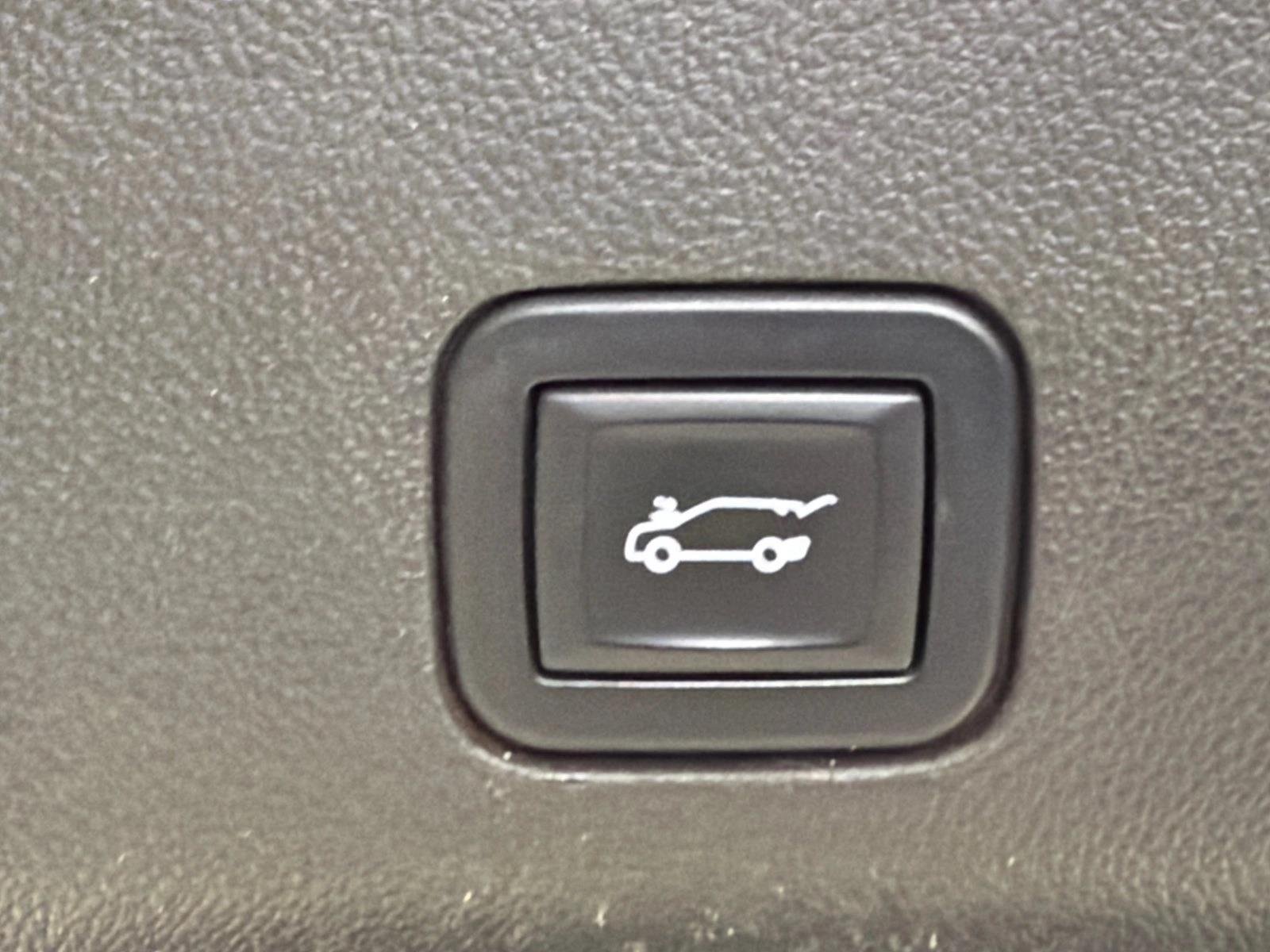 Used 2022 Evergreen Gray Metallic Chevrolet RST image 19