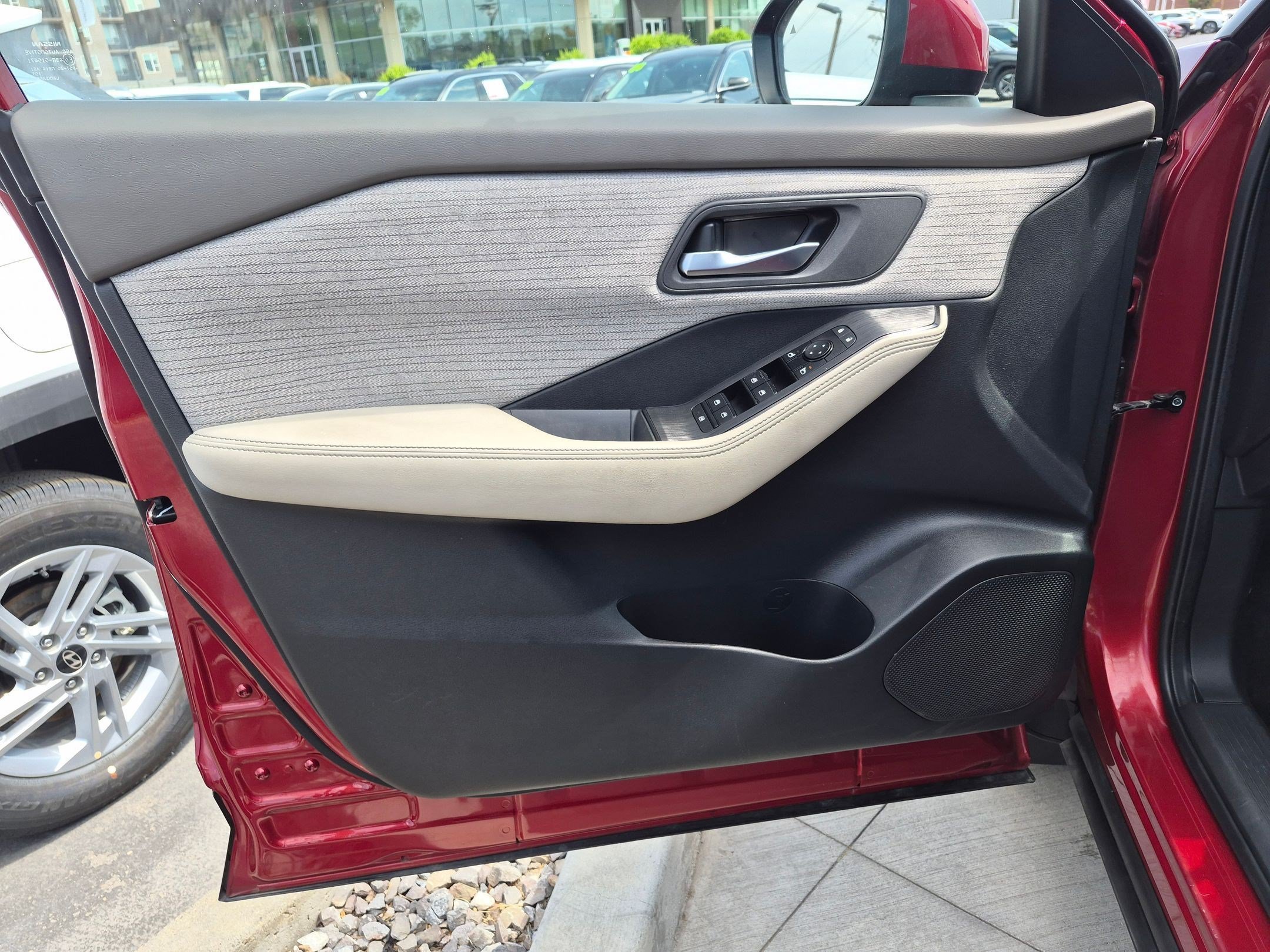 Used 2023 Scarlet Ember Tintcoat Nissan SV image 13