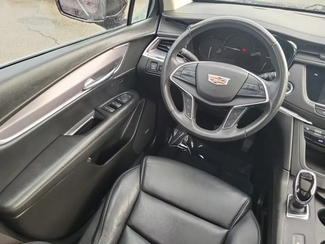 Used 2018 Red Cadillac Luxury image 15