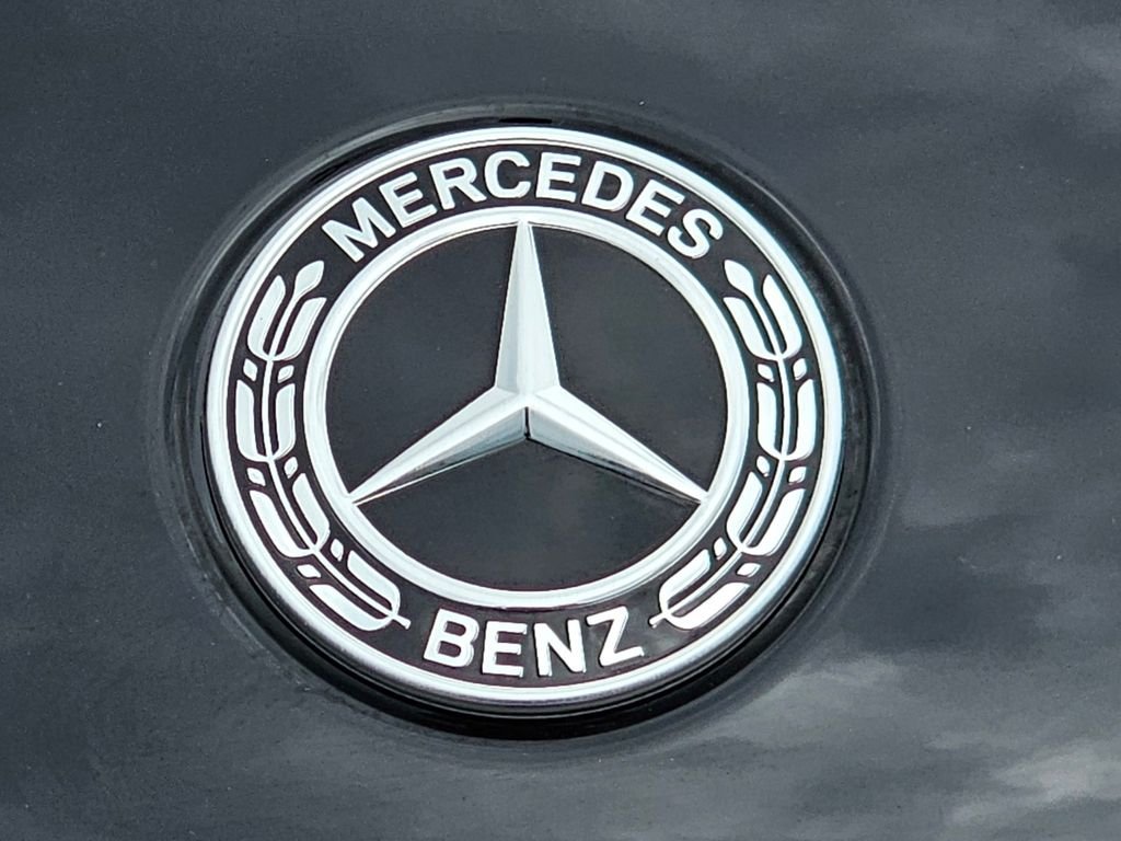 New 2026 Black Mercedes-Benz GLC 300 image 10
