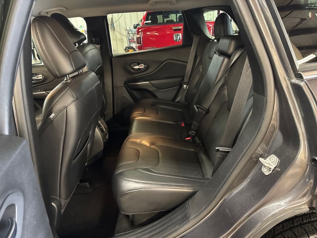 Used 2020 Gray Jeep Limited image 27