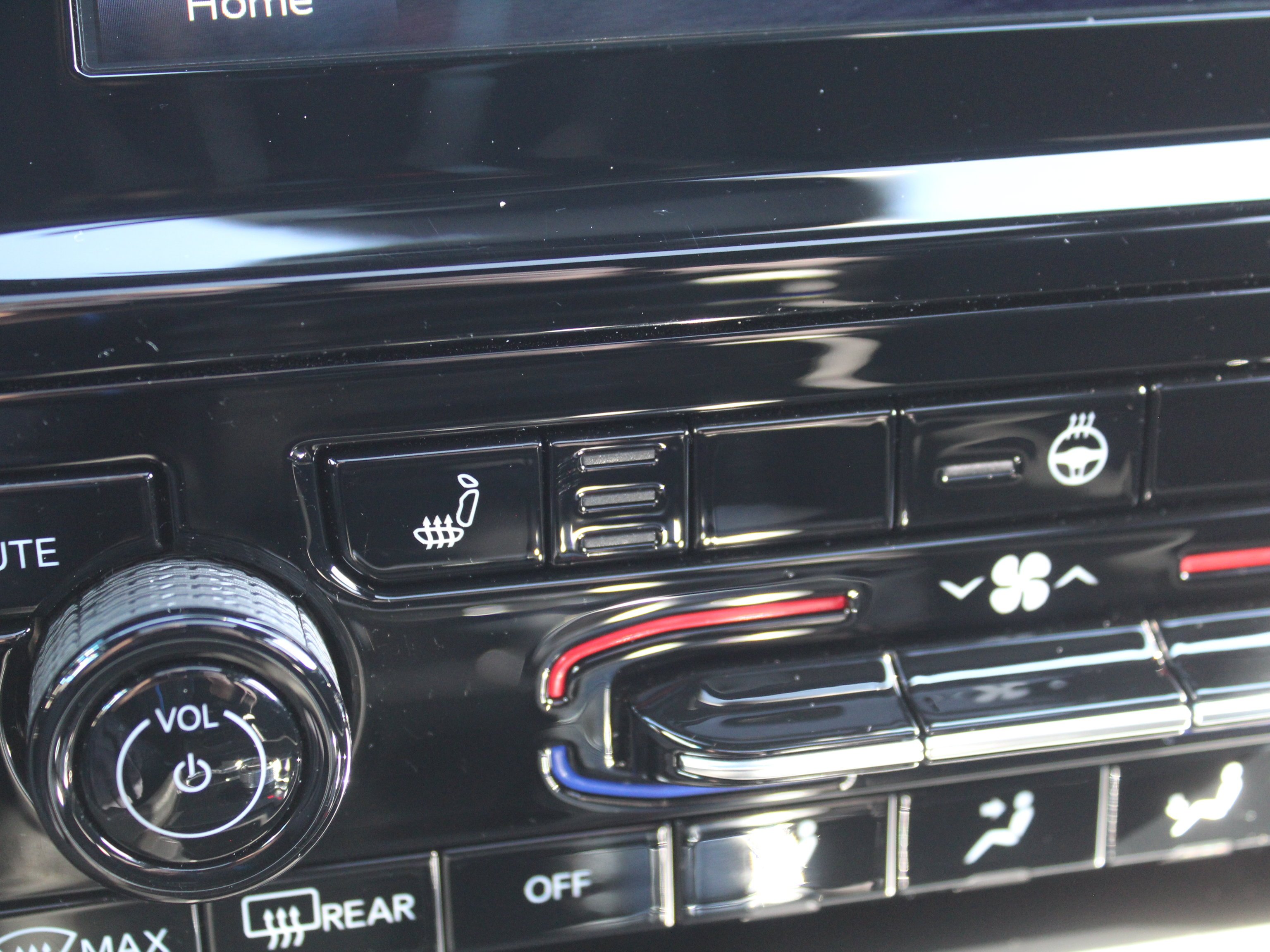 Used 2025 Black Jeep Altitude X image 20