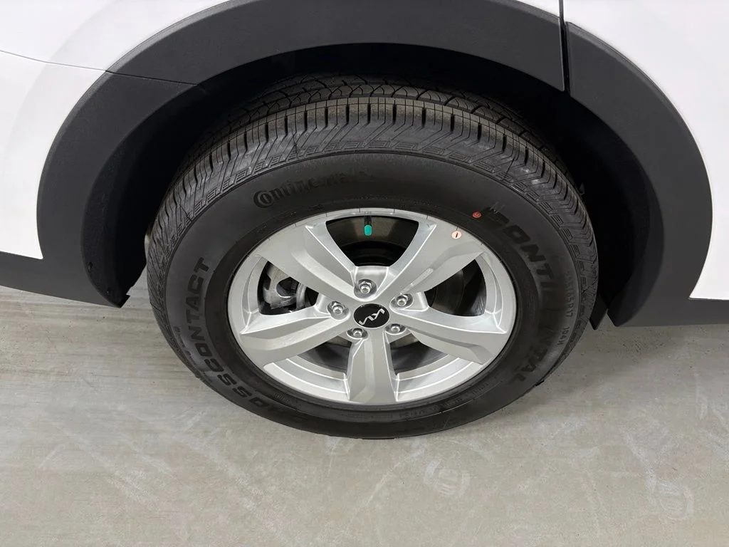 New 2026 Glacial White Pearl Kia LX image 10