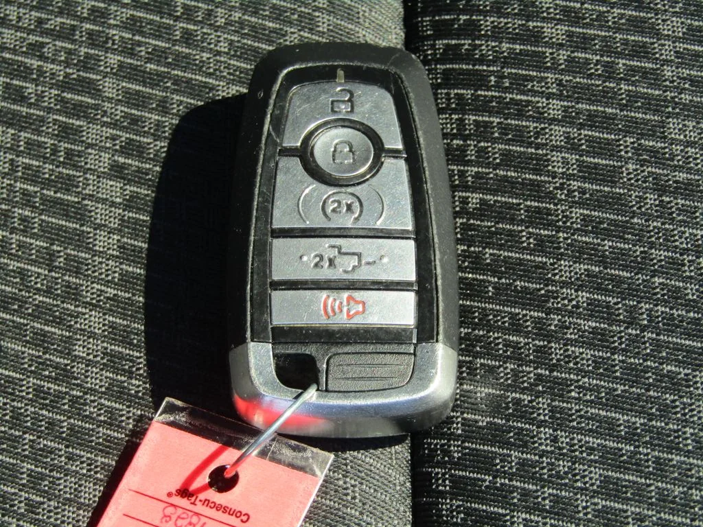 Certified Used 2023 Iconic Silver Metallic Ford XLT image 35