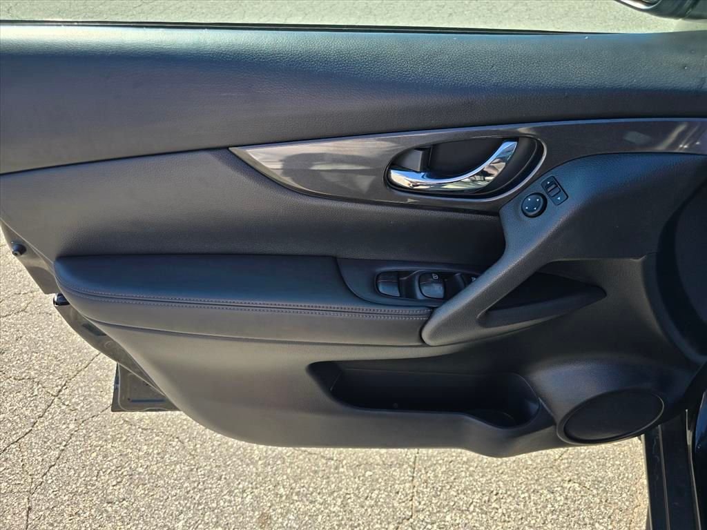 Used 2017 Black Nissan SV image 8