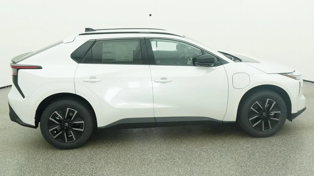 New 2026 Wind Chill Pearl Toyota XLE image 41