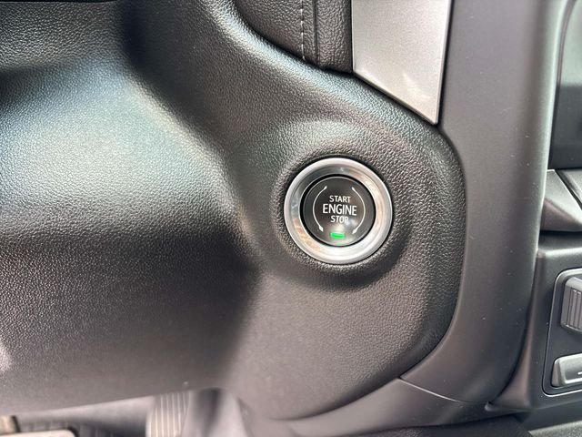 Used 2021 Iridescent Pearl Tricoat Chevrolet LT Trail Boss image 38