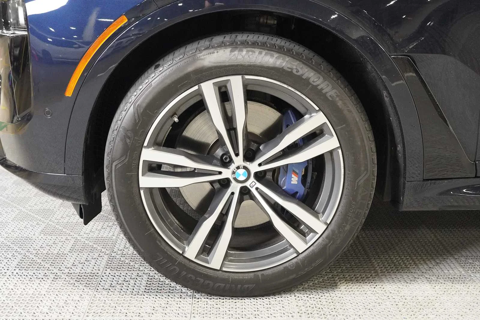 Certified Used 2024 Carbon Black Metallic BMW xDrive40i image 7