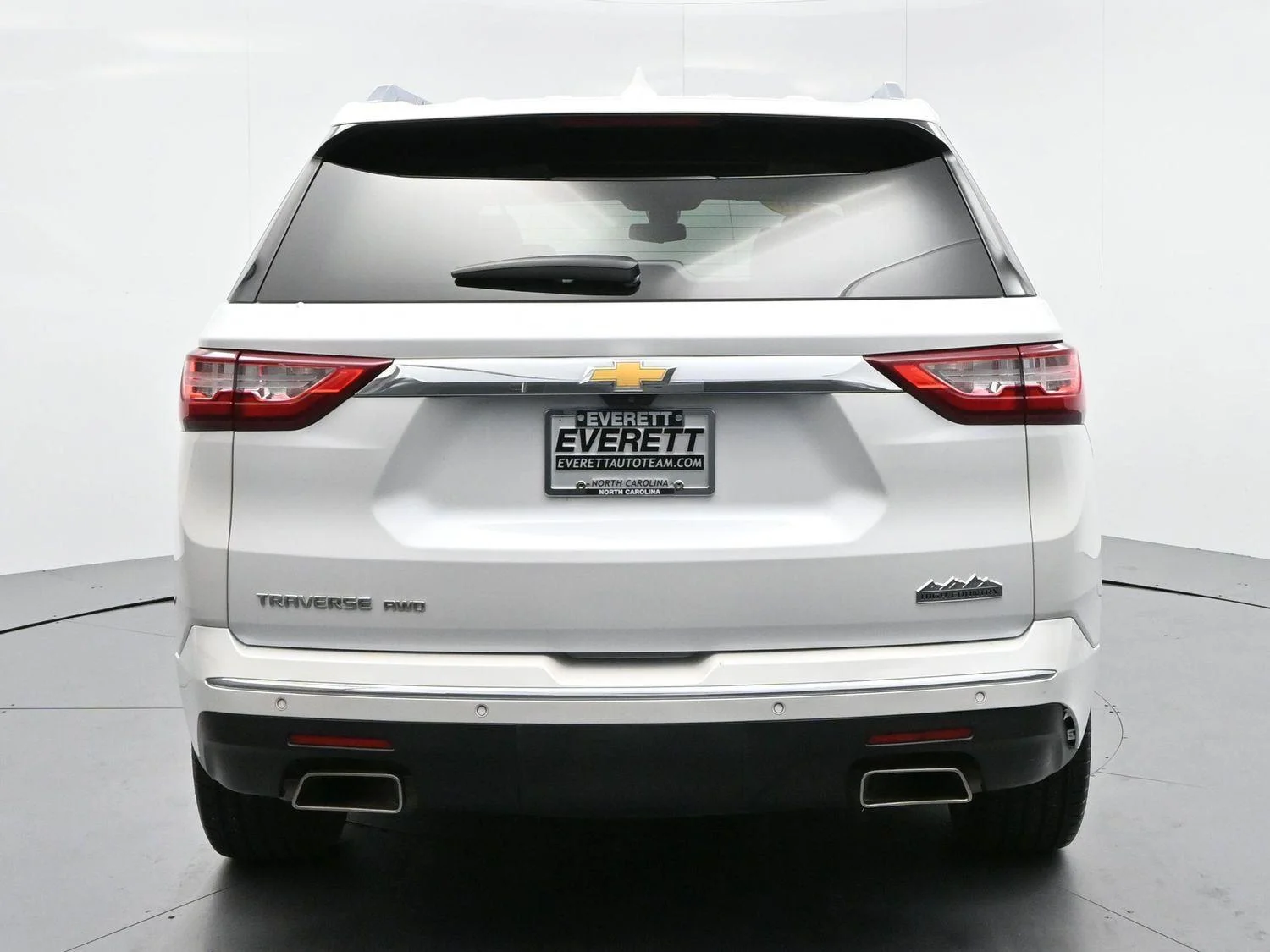 Used 2019 IRIDESCENT PEARL TRICOAT Chevrolet High Country image 6