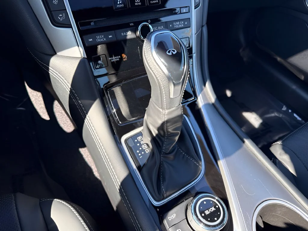Used 2022 Black INFINITI LUXE image 15