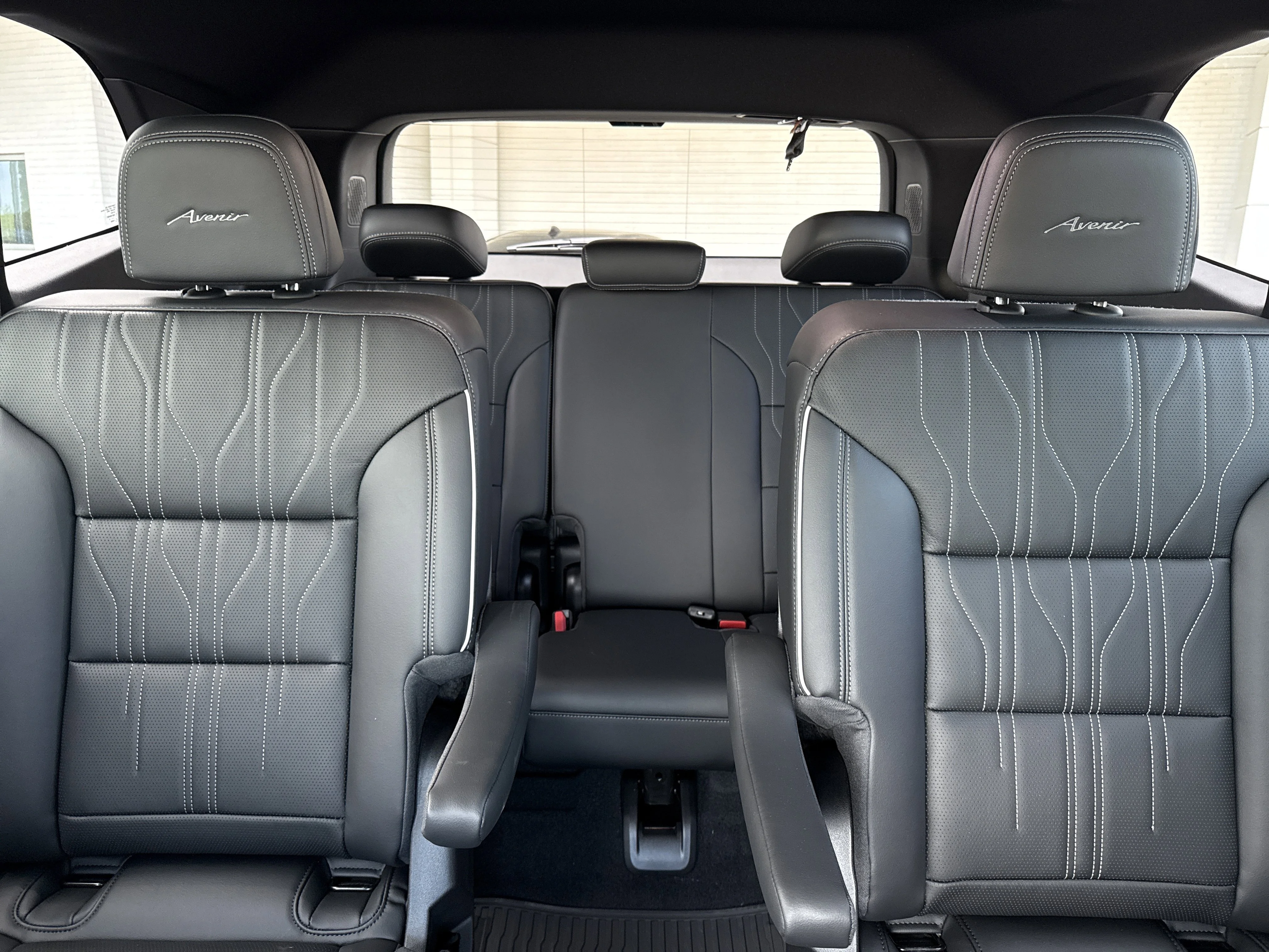 New 2026 Ebony Twilight Metallic Buick Avenir AWD image 20