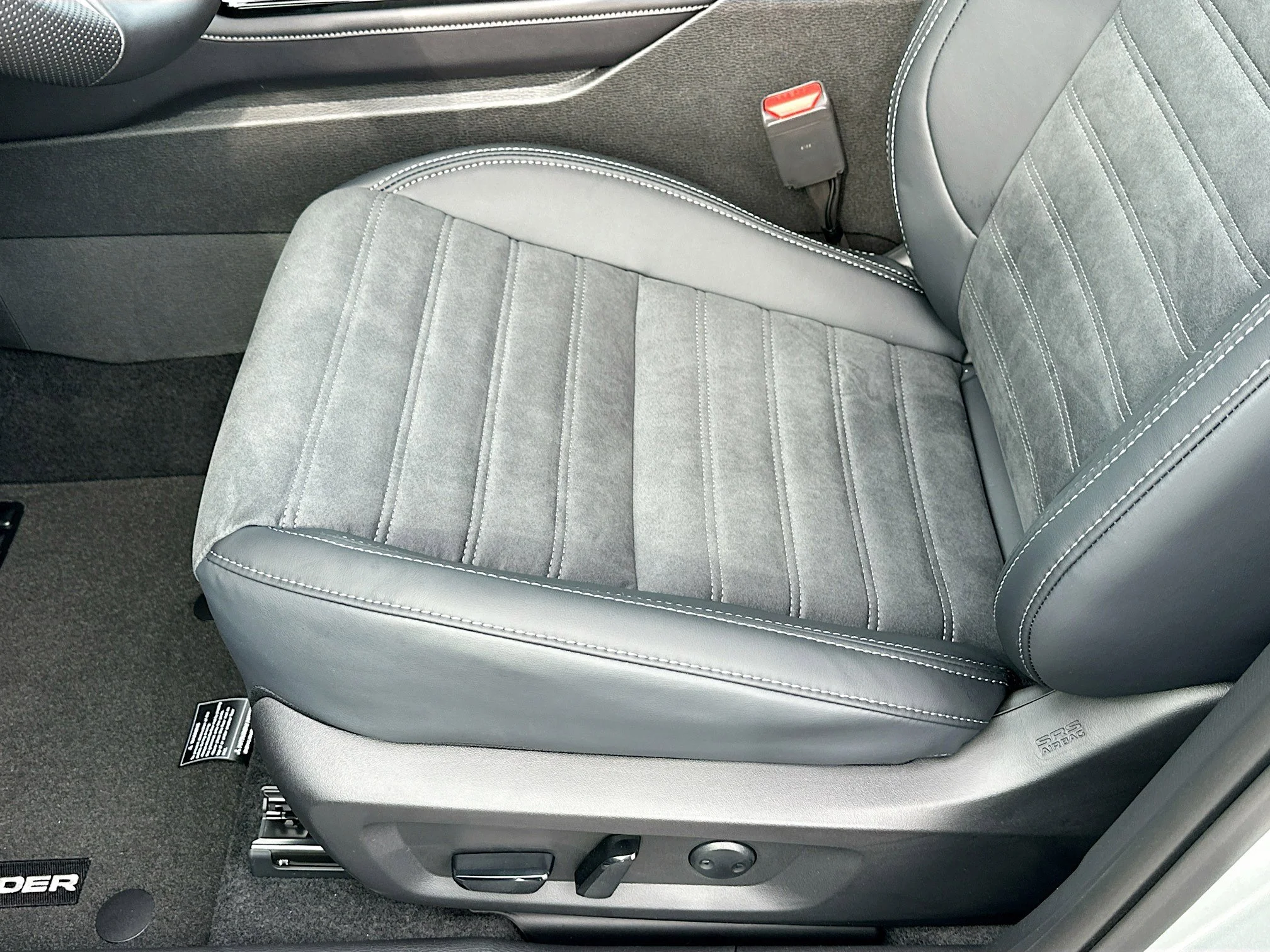 New 2026 Alloy Silver Metallic Mitsubishi SE image 14