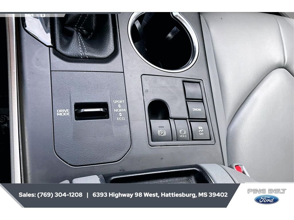 Used 2023 Wind Chill Pearl Toyota XLE image 23