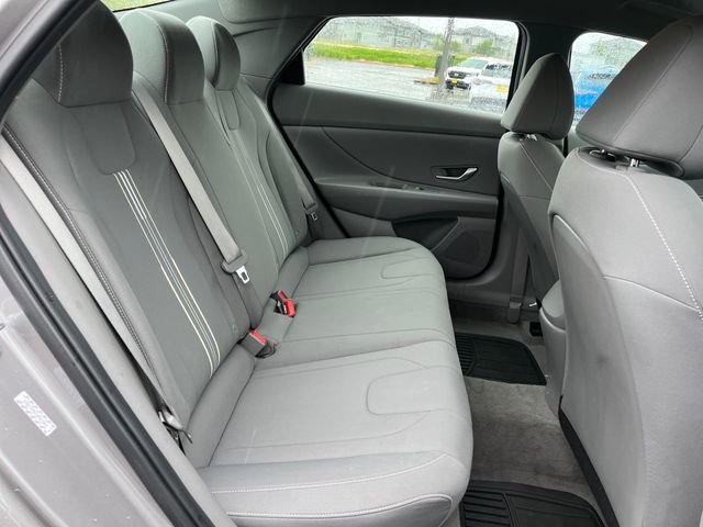 Used 2022 Fluid Metal Hyundai SEL image 10