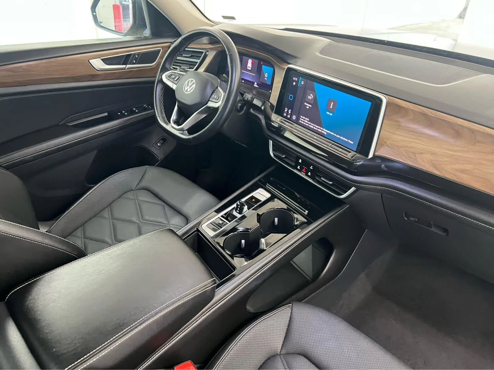 2025 Volkswagen Atlas SE w/Tech - Photo 29