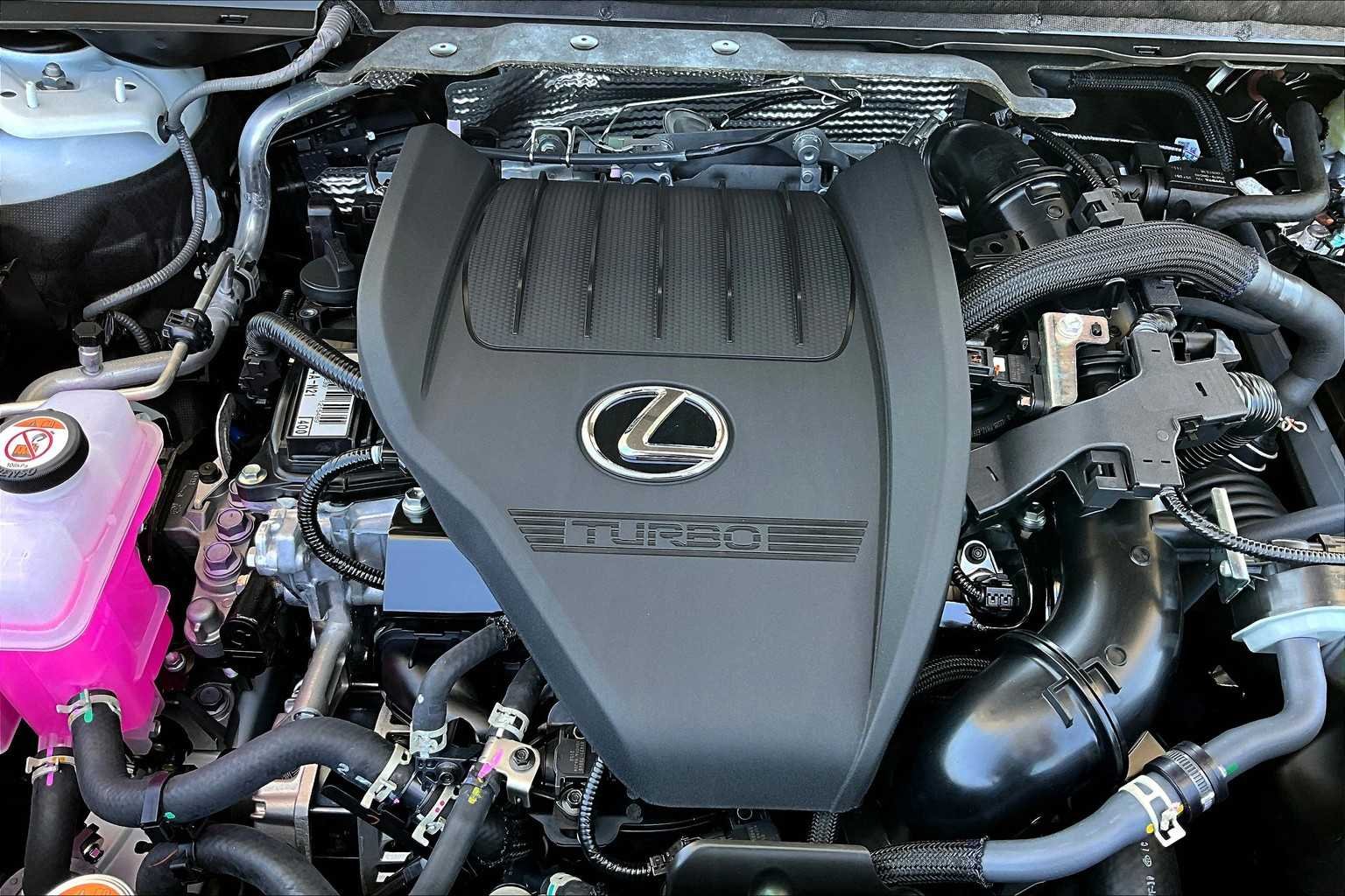 Used 2025 Eminent White Pearl Lexus Premium Plus image 17