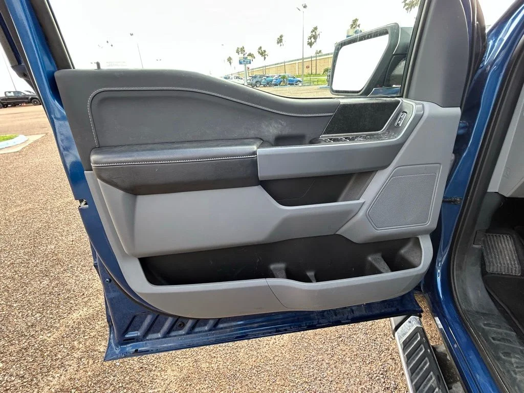 Used 2023 Blue Ford XLT image 10