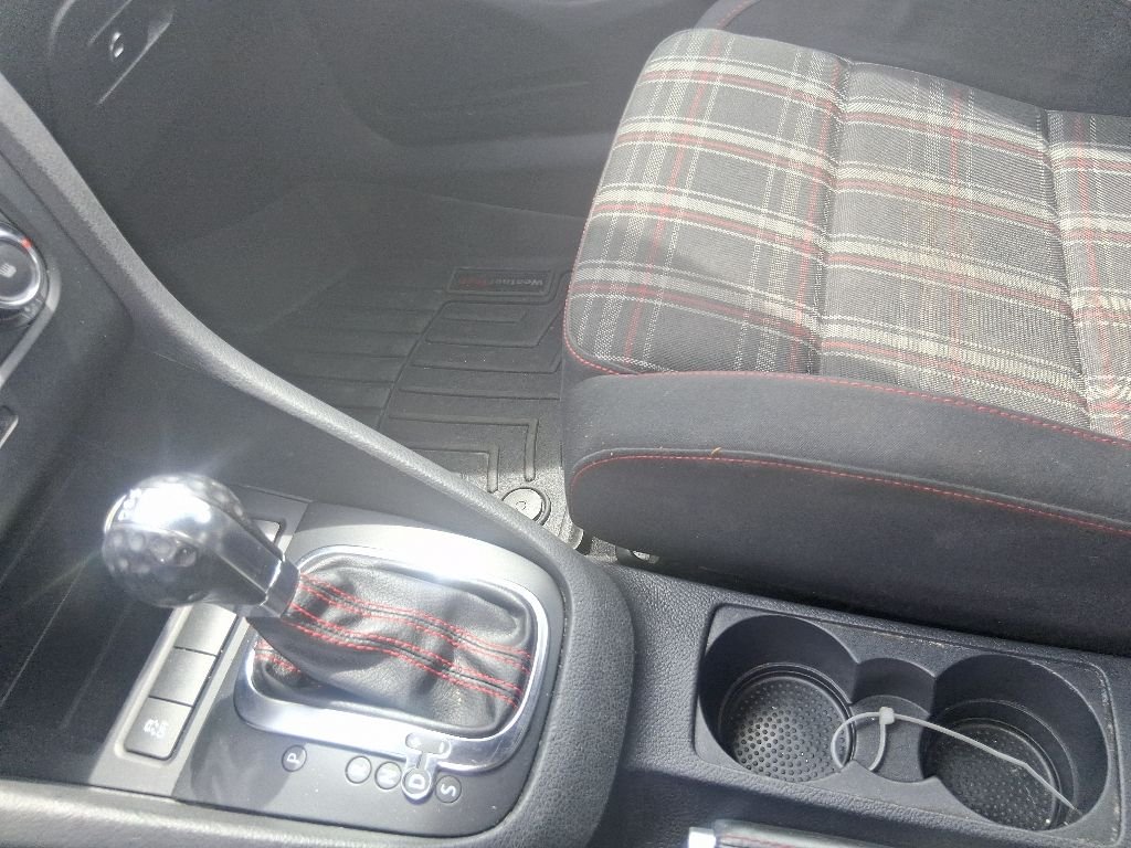 Used 2013 Black Volkswagen Base image 11