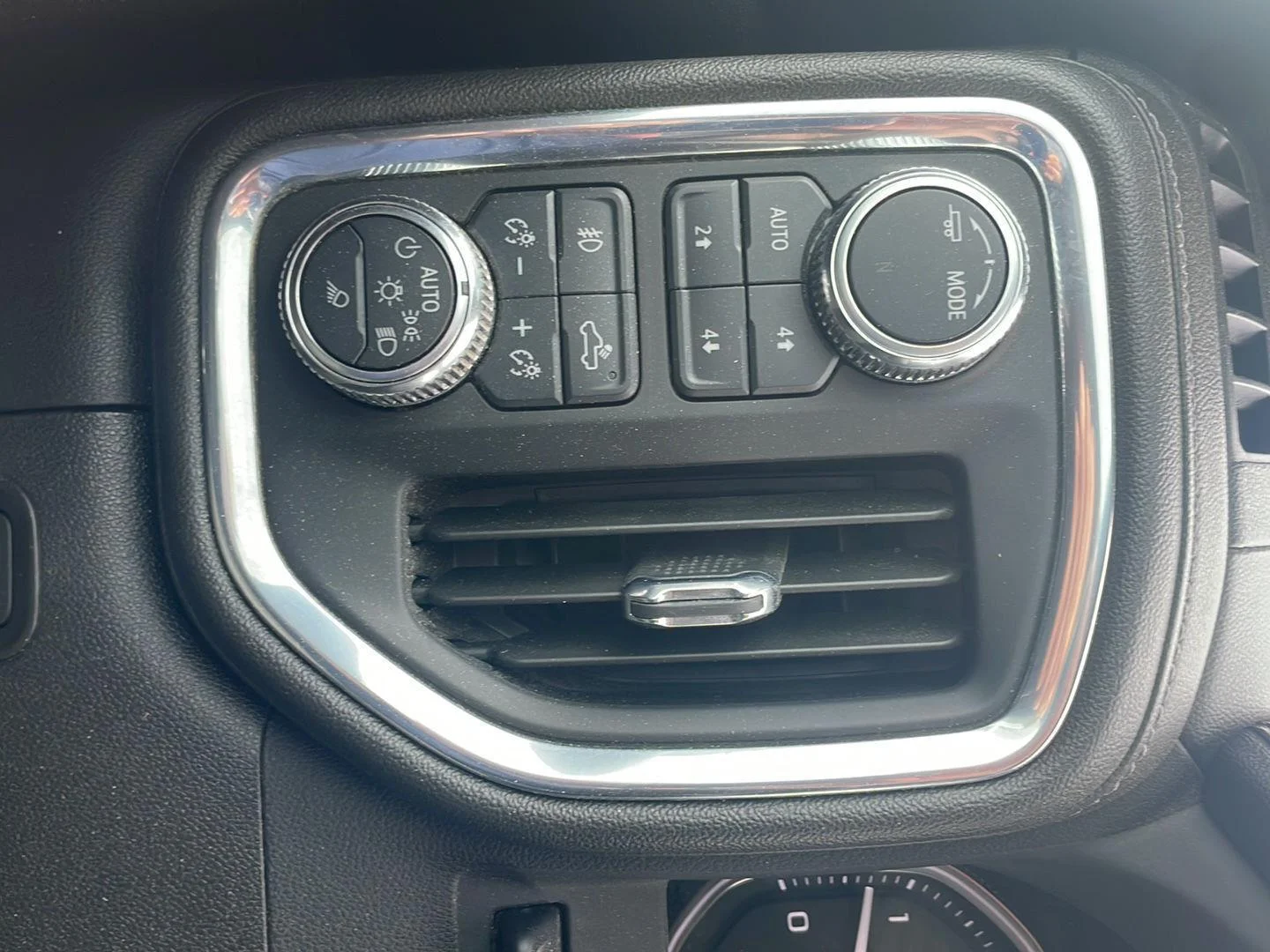 Used 2023 Ebony Twilight Metallic GMC Denali image 6
