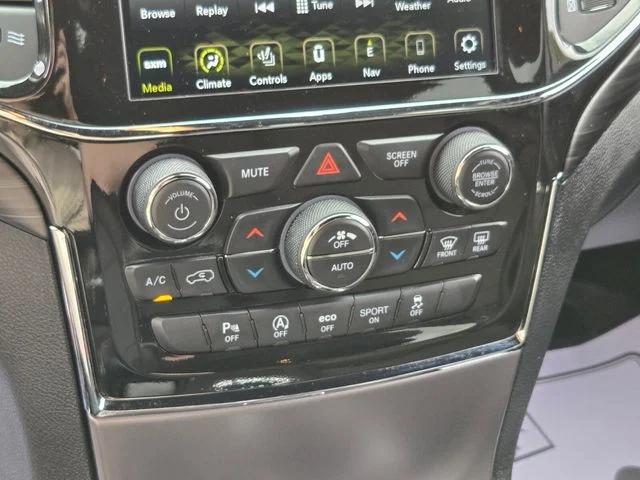 Used 2021 Gray Jeep Laredo image 32