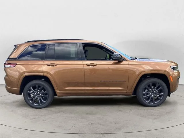 New 2026 Copper Shino Metallic Clearcoat Jeep LIMITED RESERVE 4X4 image 7