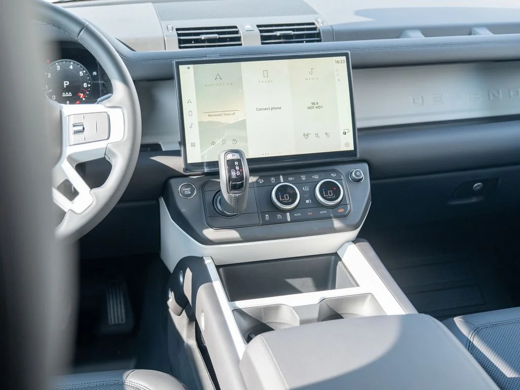 New 2026 White Land Rover S image 20