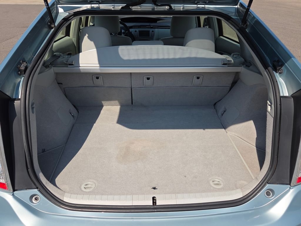 Used 2014 Beige Toyota Three image 22