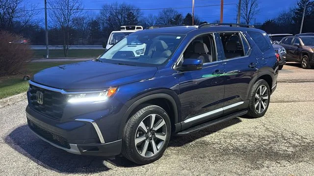 Used 2023 Blue Honda Touring image 2