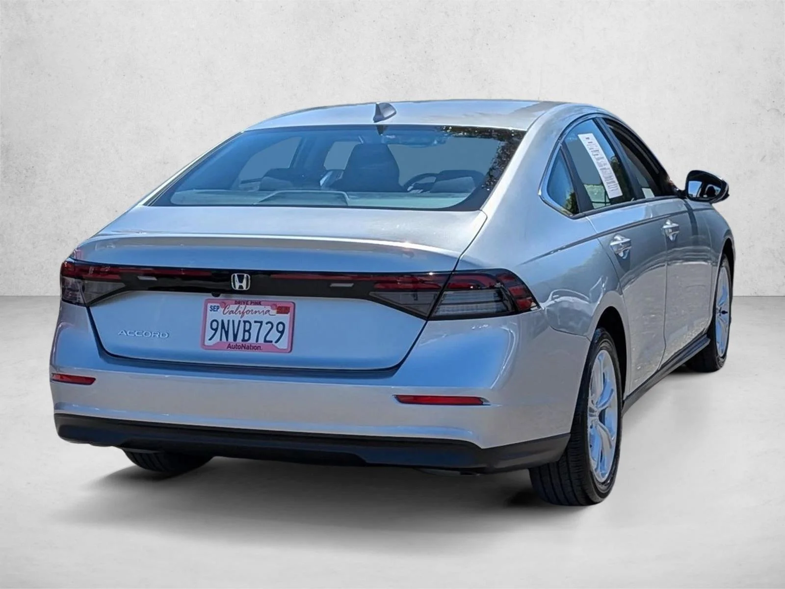 Used 2024 Solar Silver Metallic Honda LX image 5