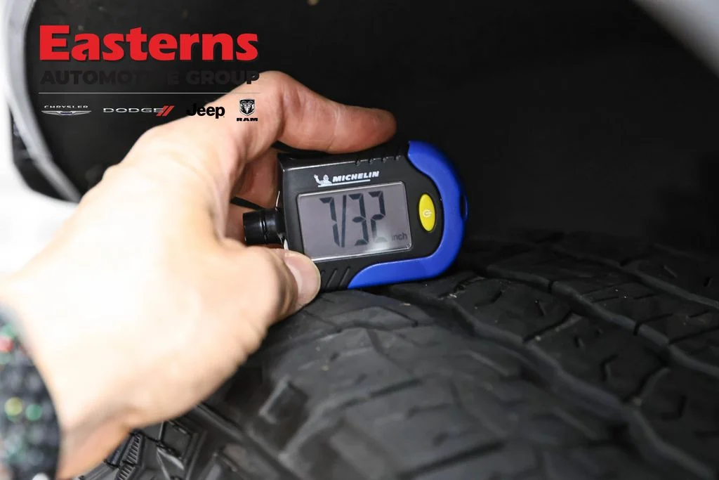 Used 2025 Gray Chevrolet Z71 image 29