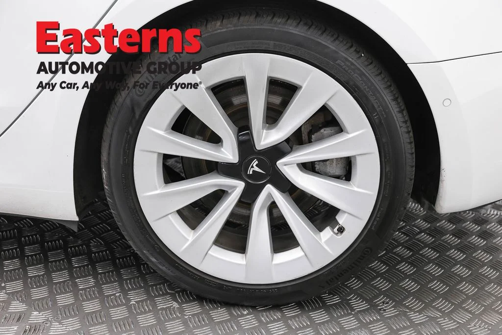 Used 2021 White Tesla Standard Range Plus image 27