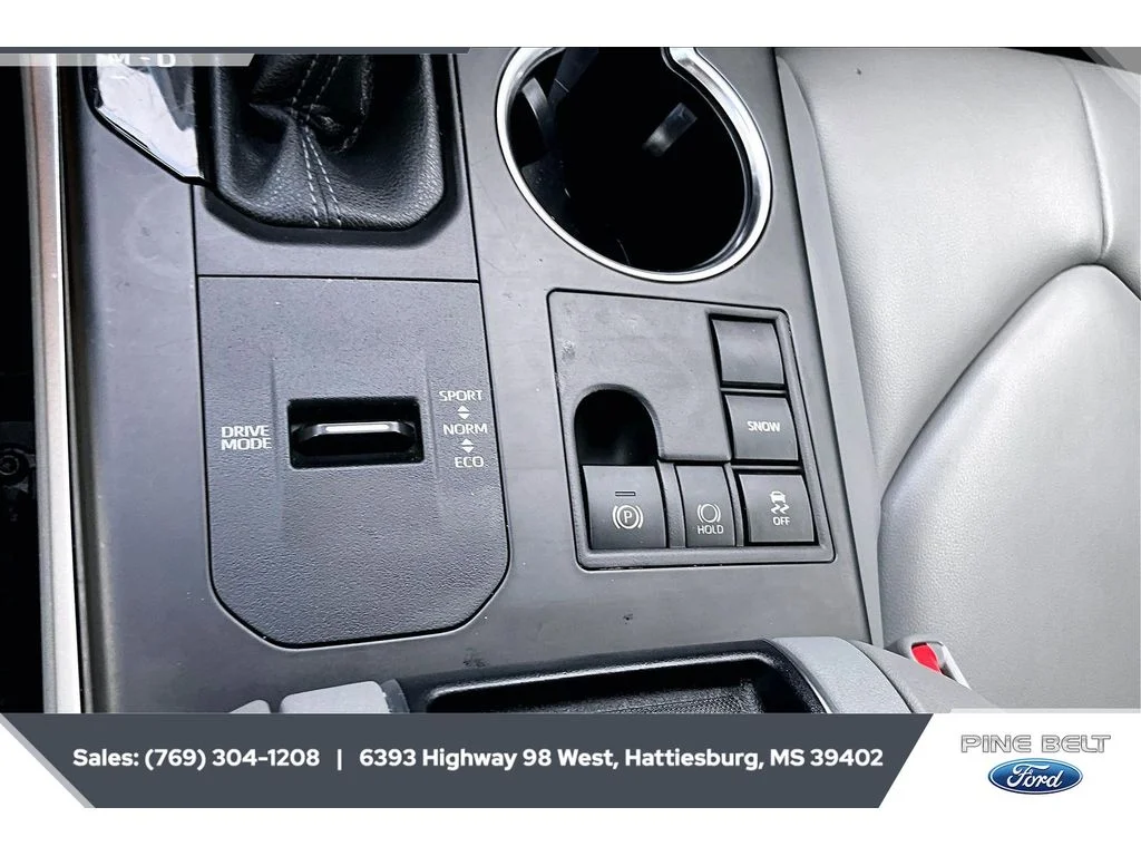 Used 2023 Wind Chill Pearl Toyota XLE image 23