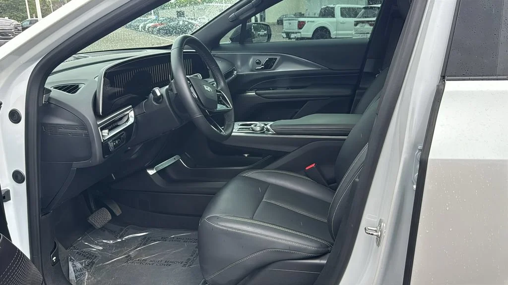 Used 2024 Crystal White Tricoat Cadillac Tech image 6