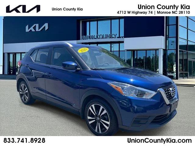 Used 2020 Blue Nissan SV image 1